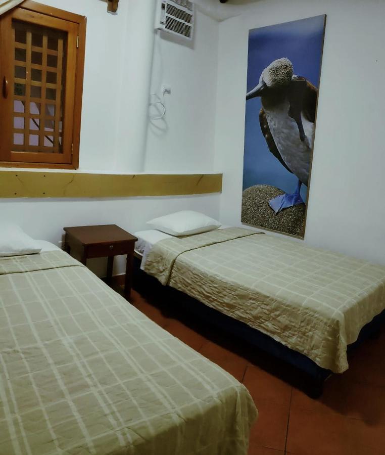 Hotel Crossman Puerto Ayora  Esterno foto