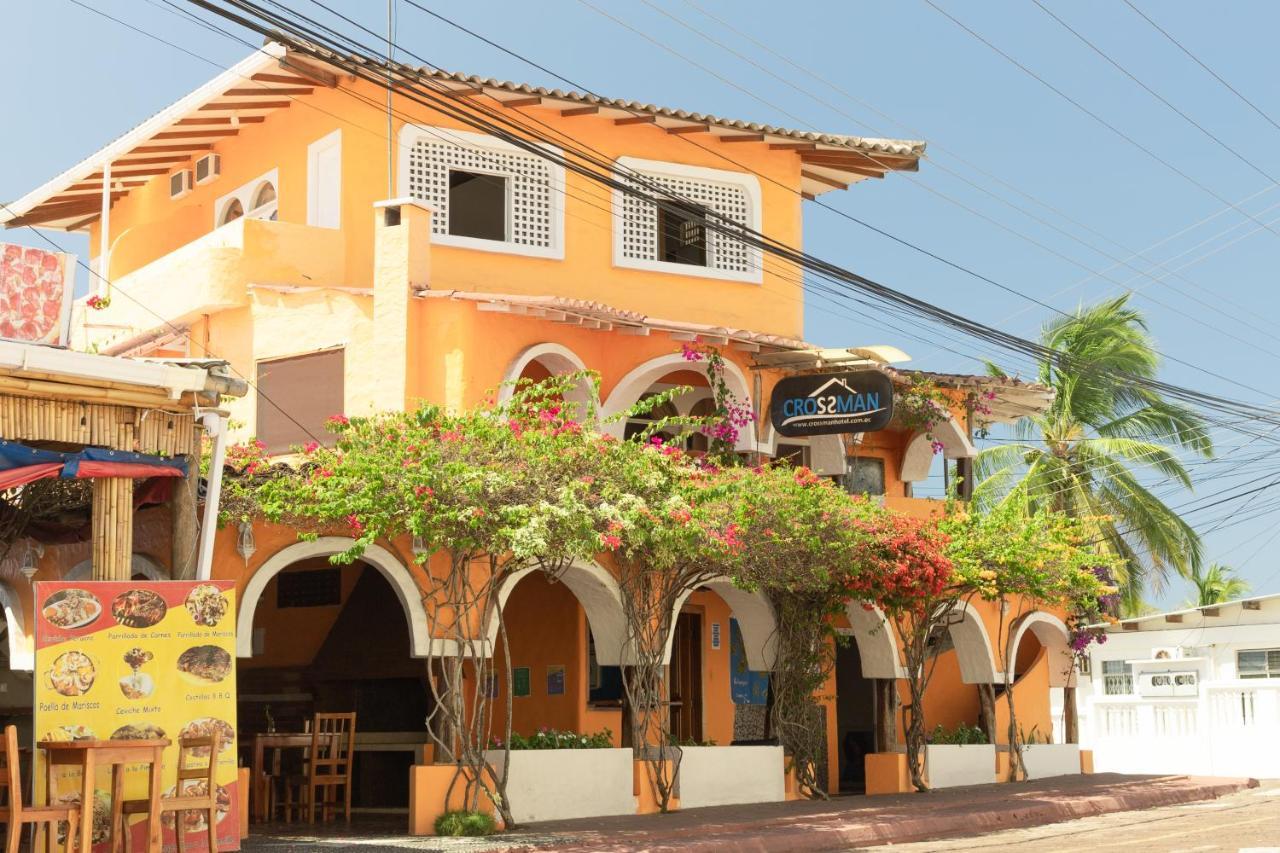 Hotel Crossman Puerto Ayora  Esterno foto