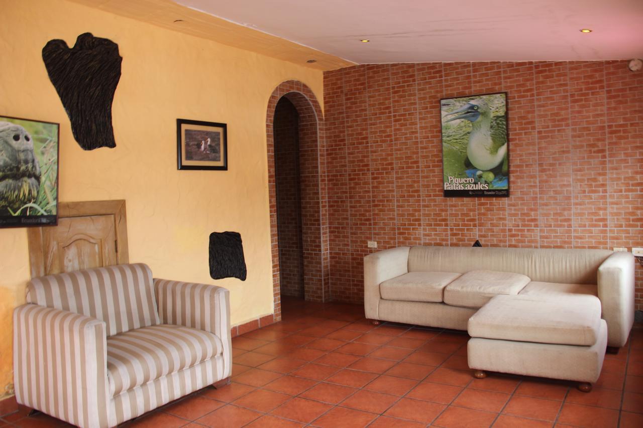 Hotel Crossman Puerto Ayora  Esterno foto