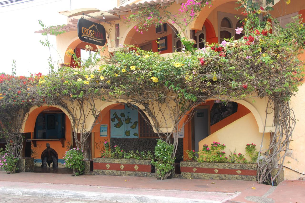 Hotel Crossman Puerto Ayora  Esterno foto