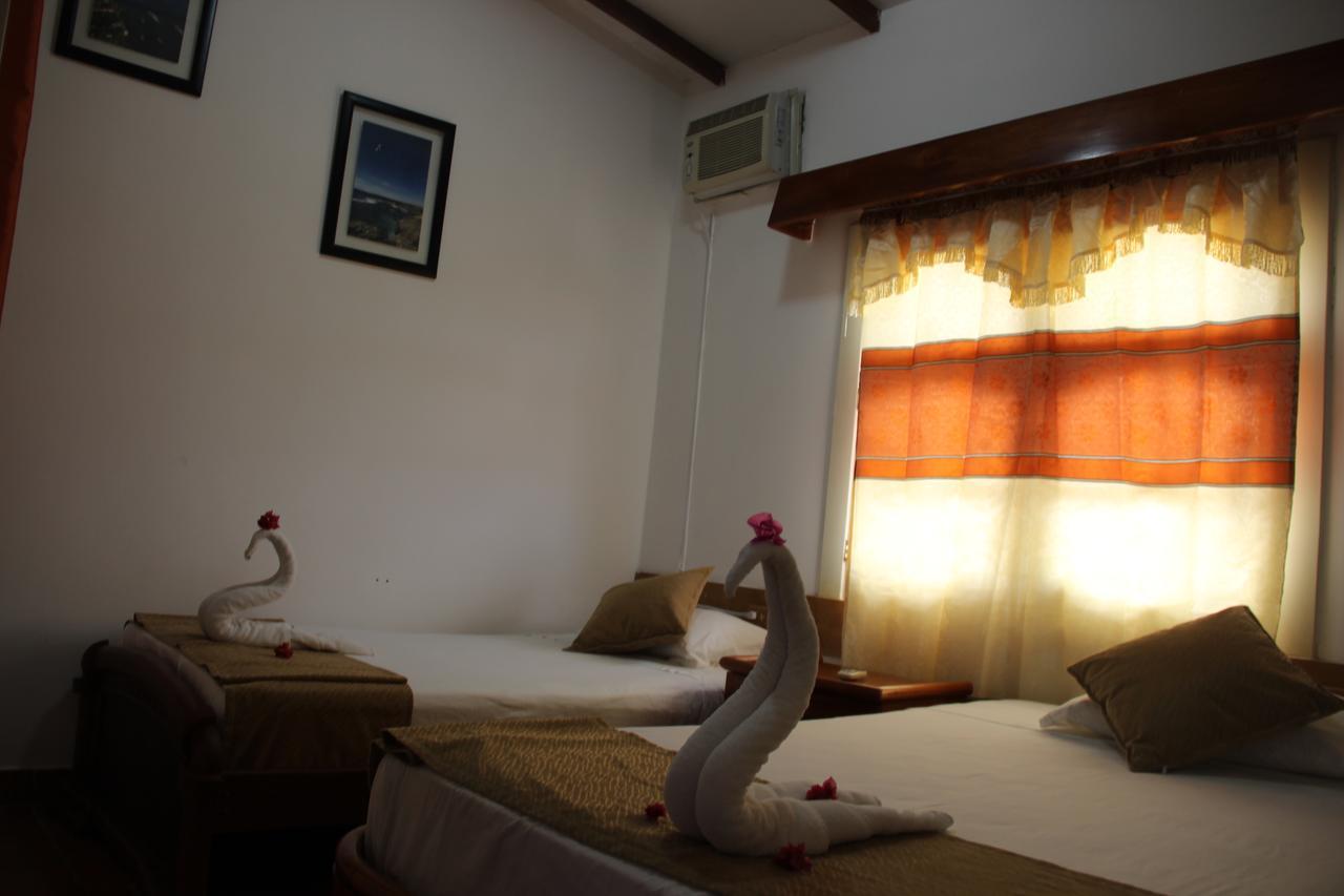 Hotel Crossman Puerto Ayora  Esterno foto