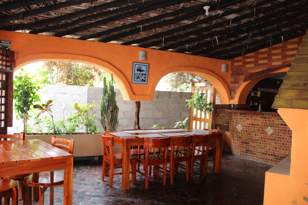 Hotel Crossman Puerto Ayora  Esterno foto