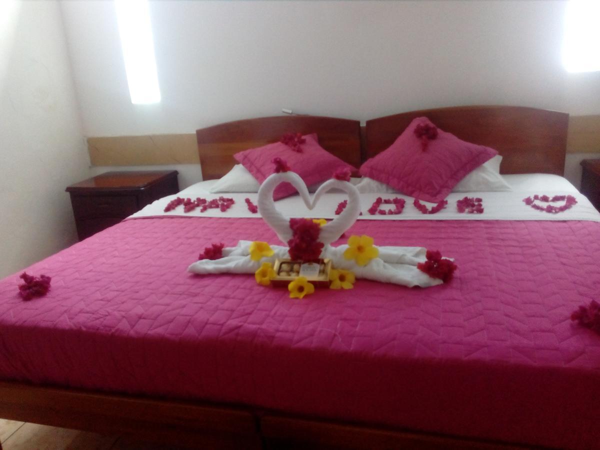 Hotel Crossman Puerto Ayora  Esterno foto