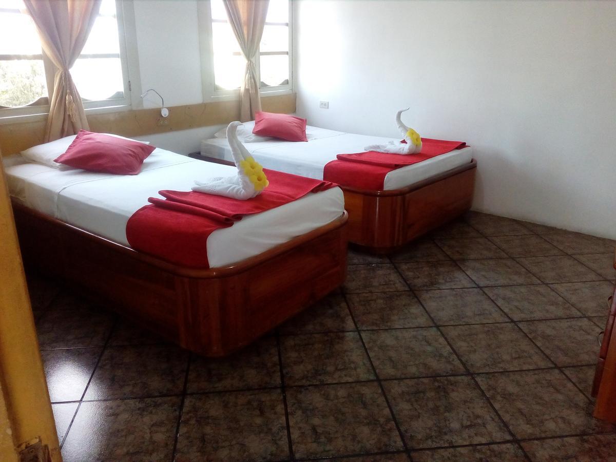 Hotel Crossman Puerto Ayora  Esterno foto