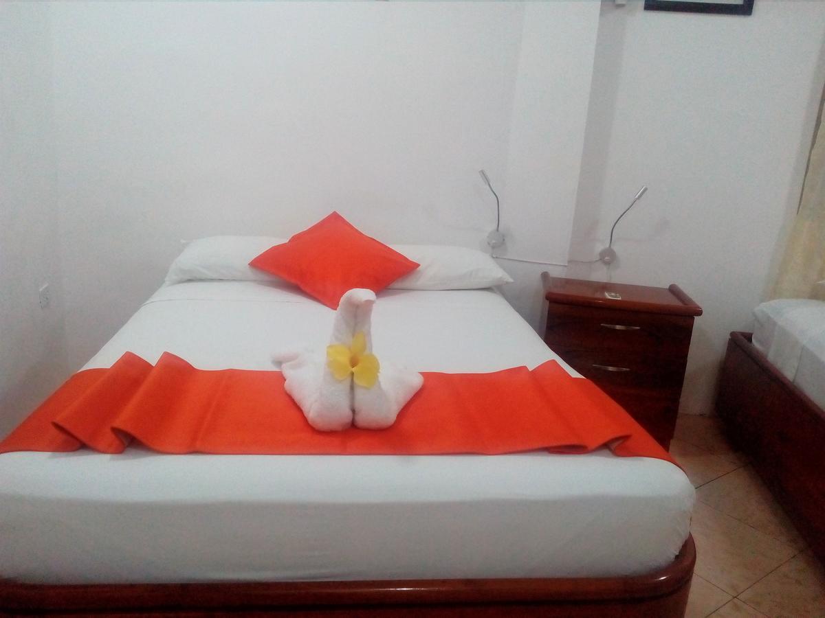 Hotel Crossman Puerto Ayora  Esterno foto